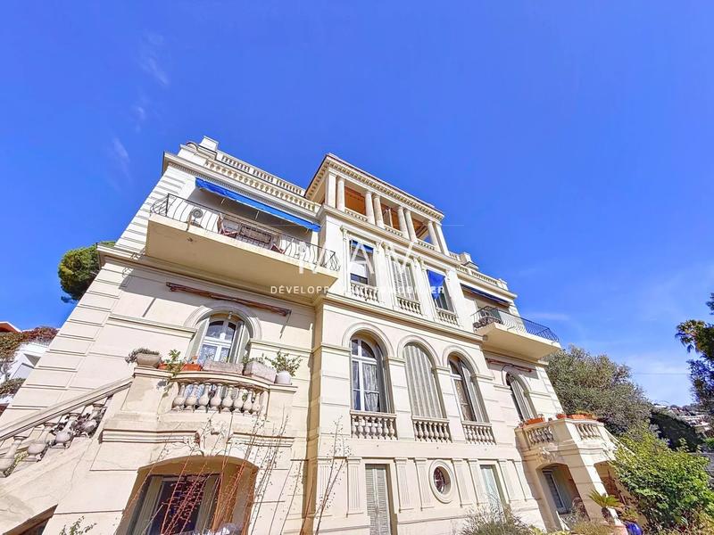 Appartement - 150 m² - 5 pièces