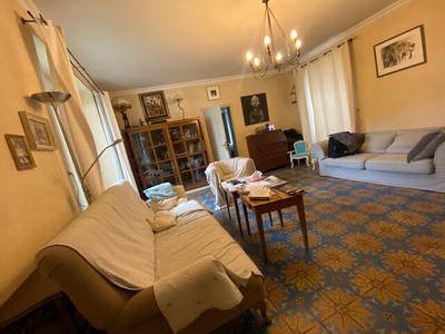 Maison - 227 m² - 11 pièces