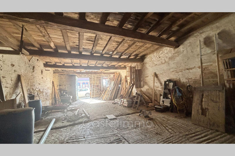 Maison - 378 m² - 2 pièces