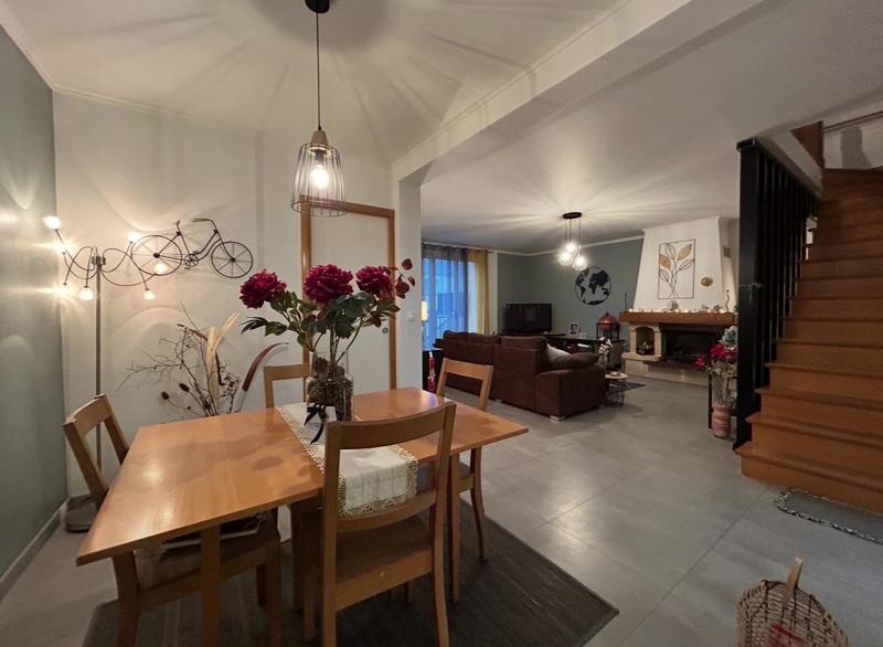 Maison - 210 m² - 6 pièces