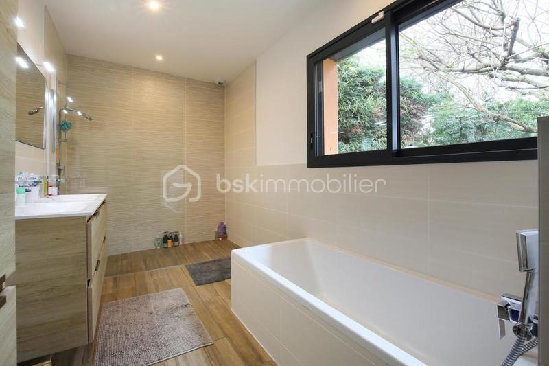 Maison d'architecte - 202 m² - 6 pièces