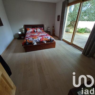 Maison - 260 m² - 10 pièces