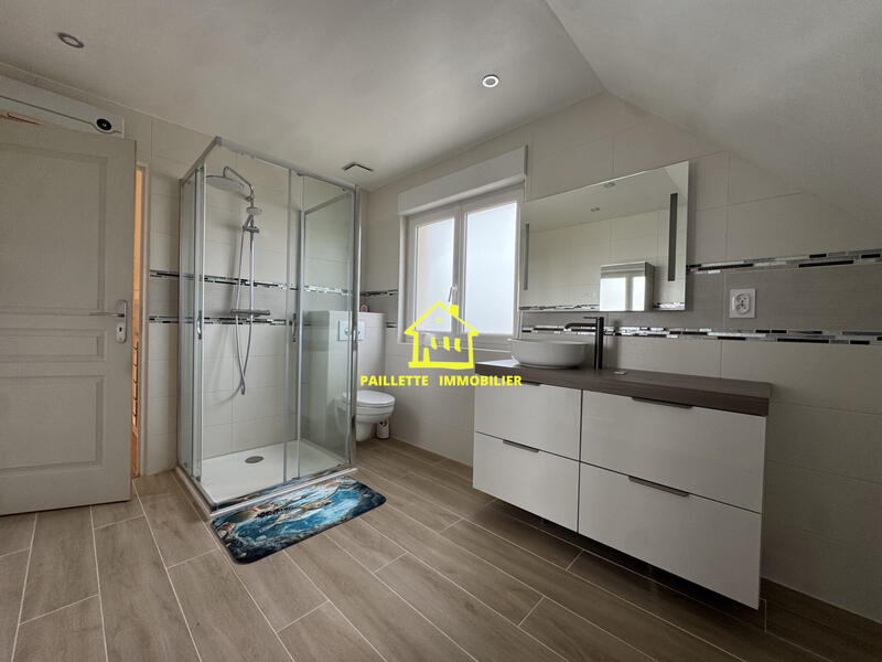 Maison traditionnelle - 90 m² - 4 pièces