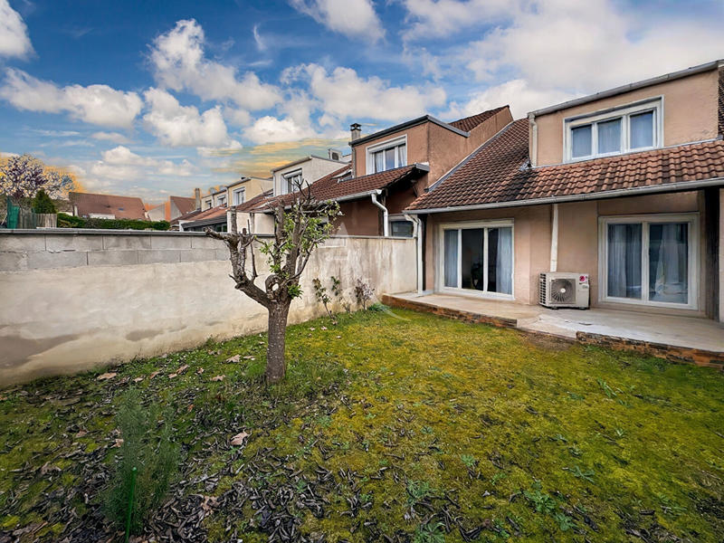 Maison - 85 m² - 5 pièces