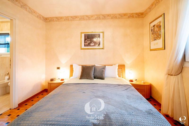 Maison traditionnelle - 274 m² - 8 pièces