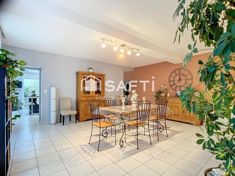 Maison - 280 m² - 8 pièces