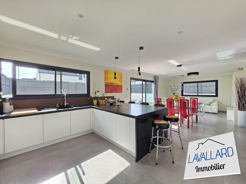 Maison - 167 m² - 6 pièces