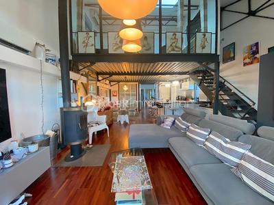 Loft - 124 m² - 4 pièces