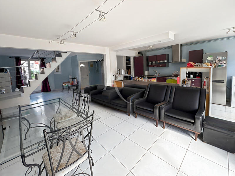 Maison - 100 m² - 5 pièces