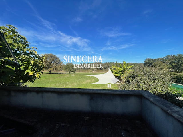 Maison - 340 m² - 5 pièces