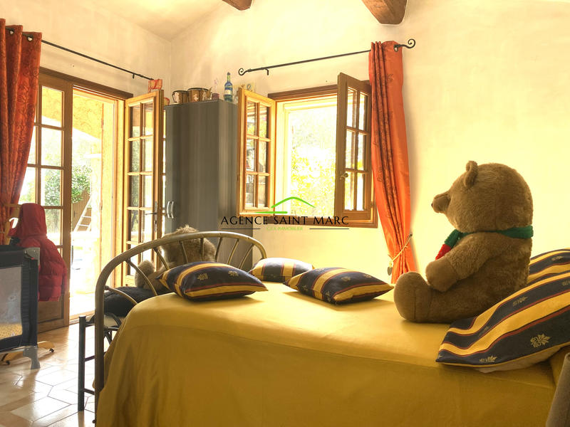 Propriété - 349 m² - 12 pièces