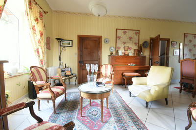 Maison - 220 m² - 10 pièces