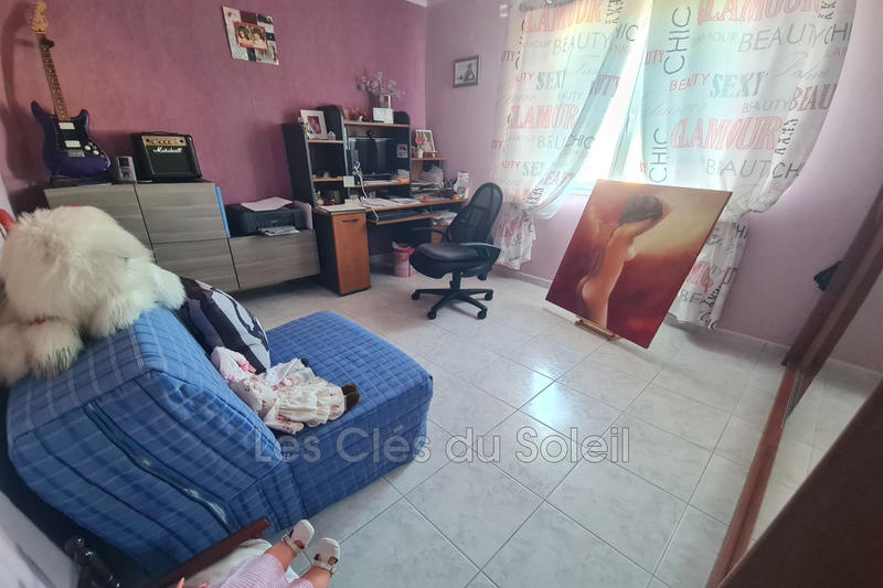 Villa - 198 m² - 6 pièces