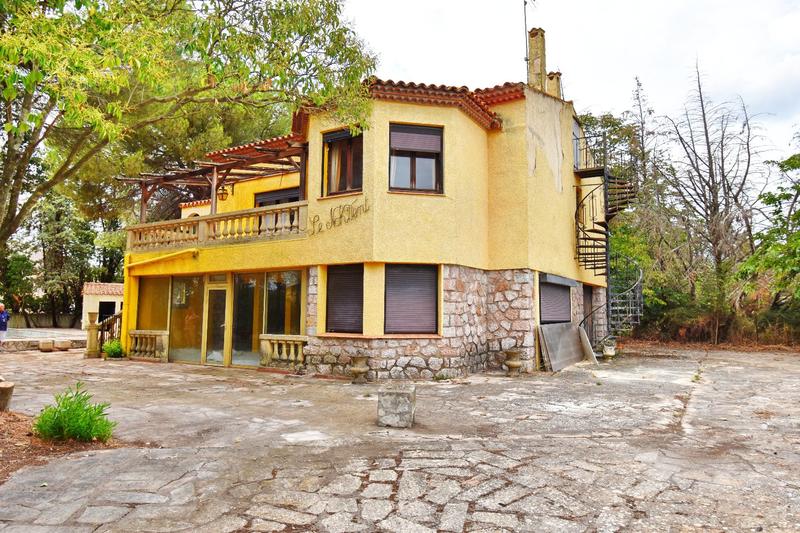 Maison - 230 m² - 5 pièces