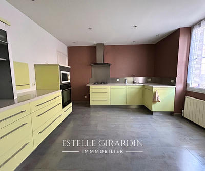 Maison - 115 m² - 6 pièces