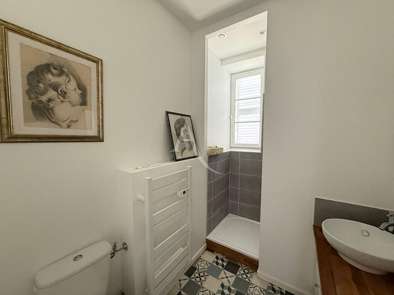 Maison - 265 m² - 10 pièces