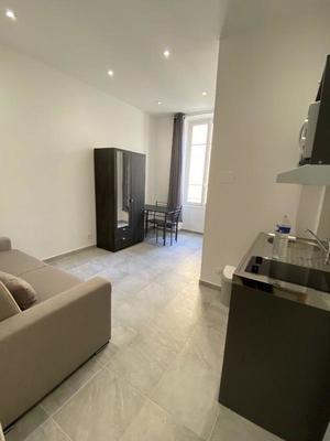 Studio - 15 m² - 1 pièce