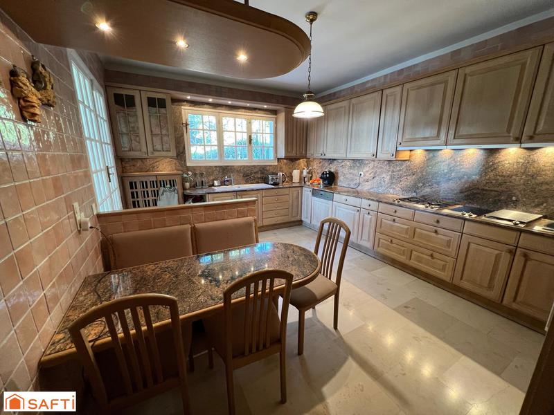 Maison de maîtres - 386 m² - 10 pièces