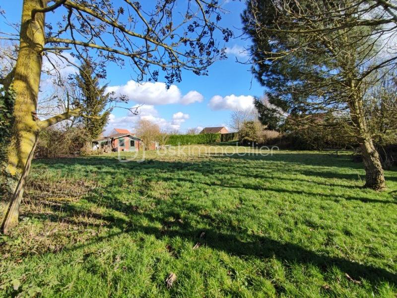 Terrain constructible - 700 m²