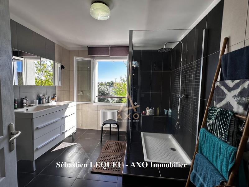 Maison contemporaine - 177 m² - 6 pièces