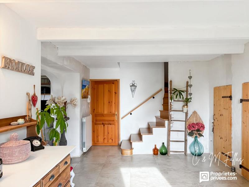 Maison - 205 m² - 9 pièces