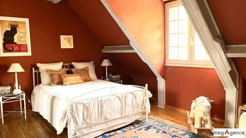 Maison - 185 m² - 8 pièces