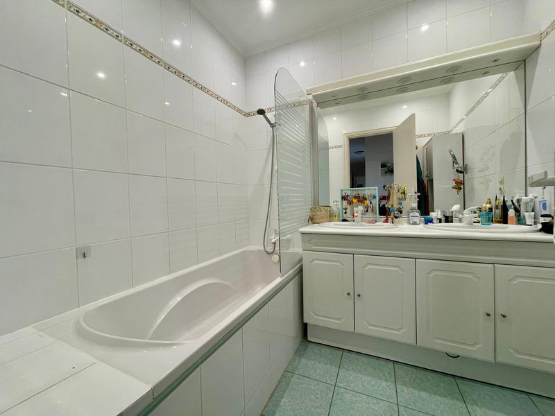 Appartement - 139 m² - 6 pièces