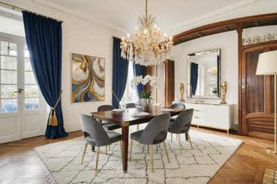 Propriété - 577 m² - 11 pièces