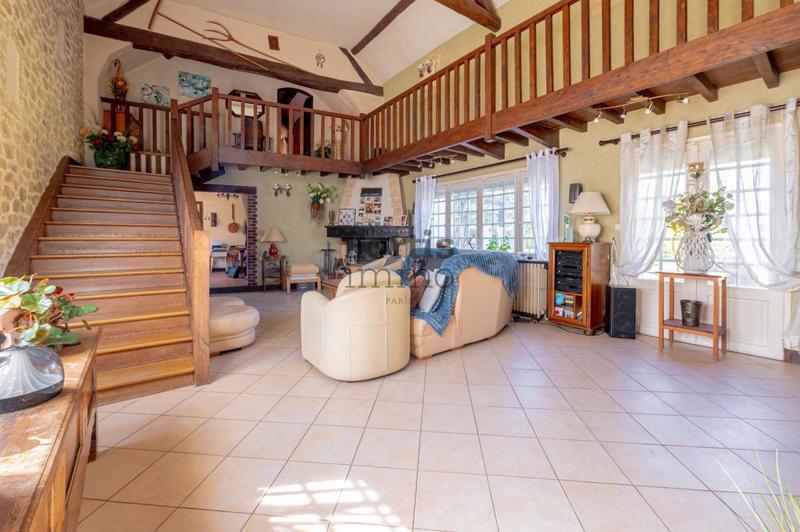 Corps de ferme - 381 m² - 10 pièces