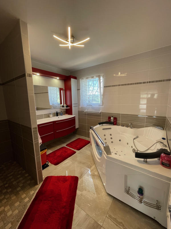 Villa - 193 m² - 6 pièces