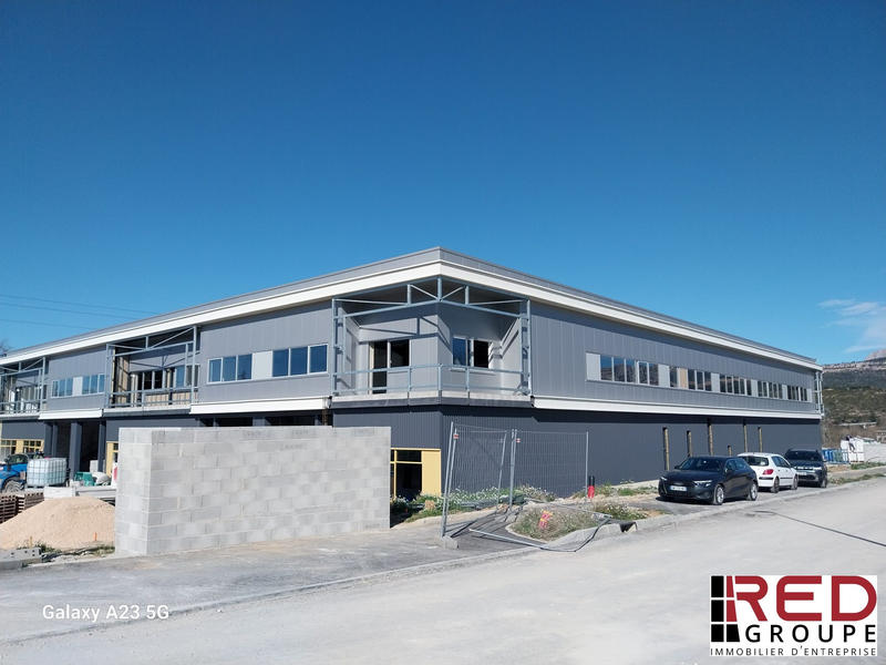 Entrepôt - 1 559 m²