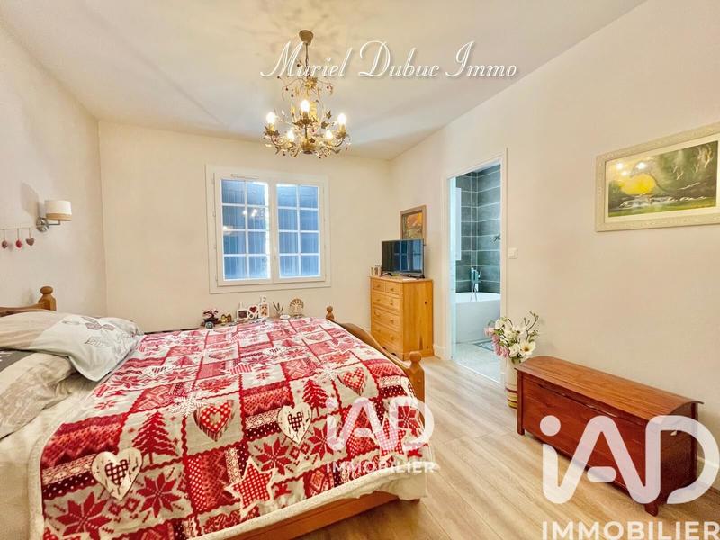 Maison - 201 m² - 5 pièces