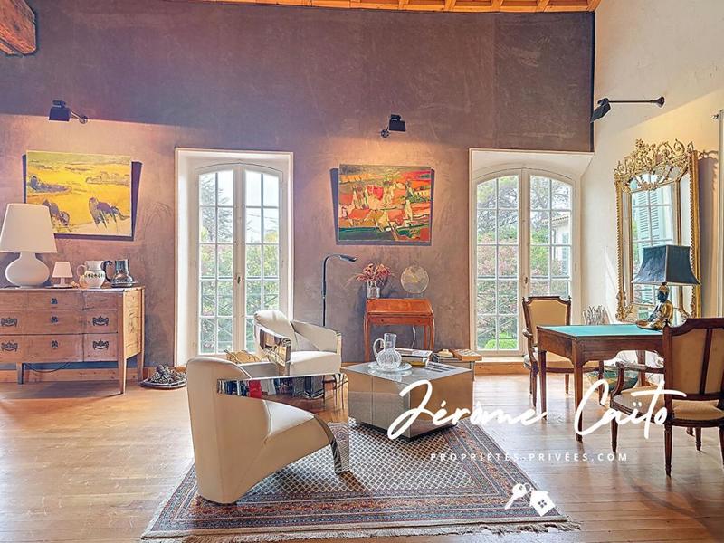 Immeuble - 1 358 m² - 20 pièces