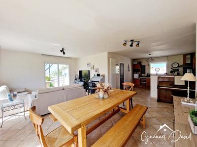 Maison - 141 m² - 6 pièces