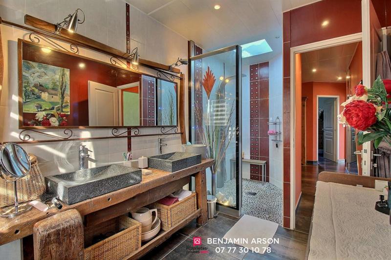 Maison - 177 m² - 8 pièces