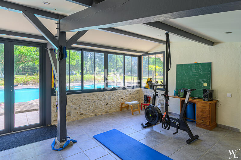 Maison - 220 m² - 5 pièces