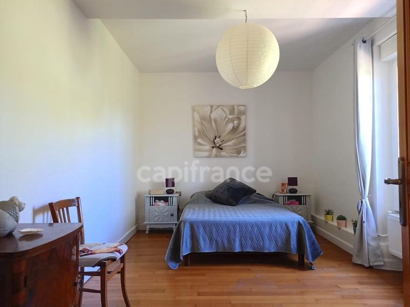 Maison - 220 m² - 7 pièces