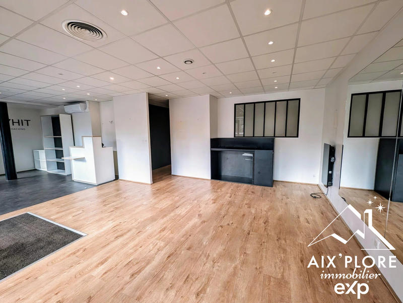 Local d'activités - 81 m²