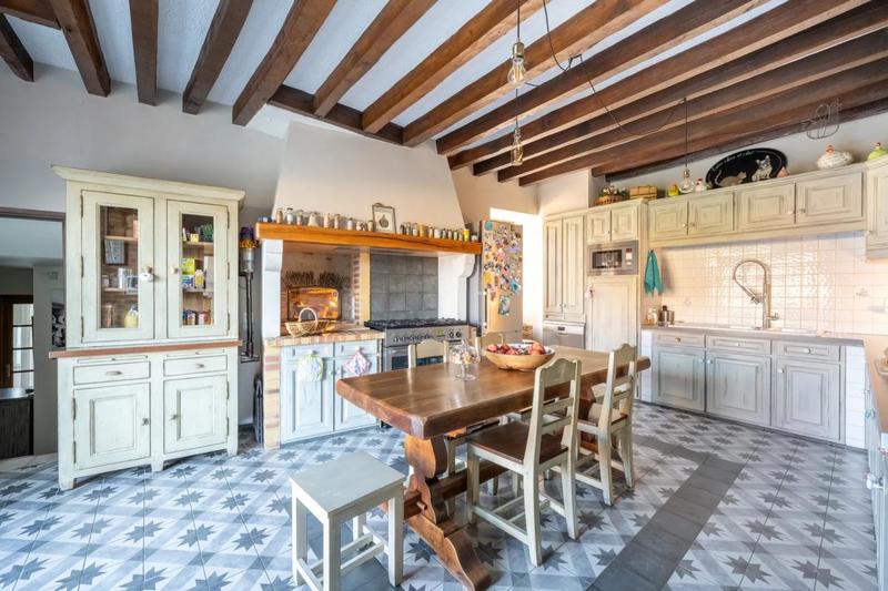 Corps de ferme - 270 m² - 9 pièces