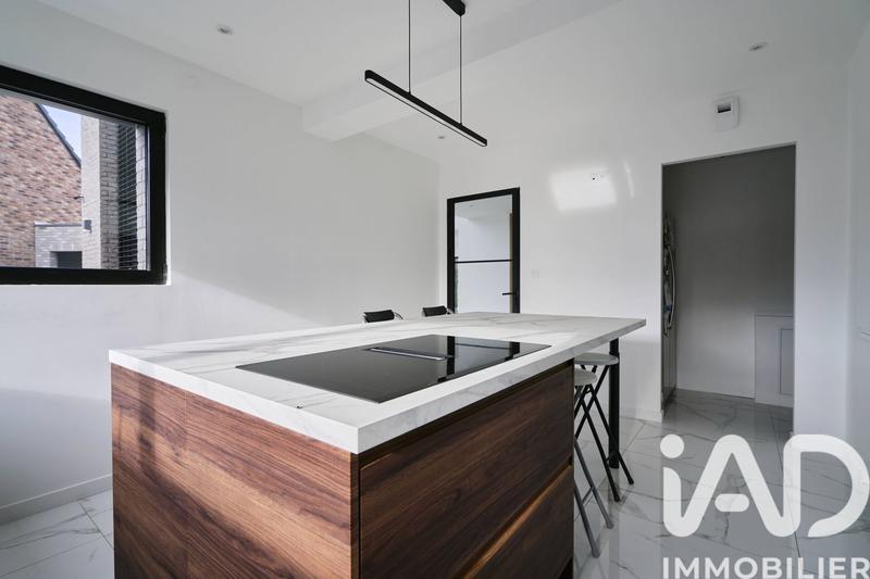 Maison - 210 m² - 6 pièces