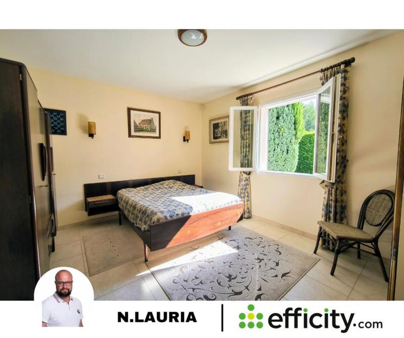 Maison - 240 m² - 6 pièces