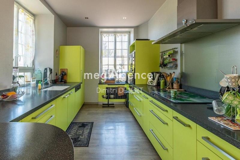Maison - 231 m² - 10 pièces