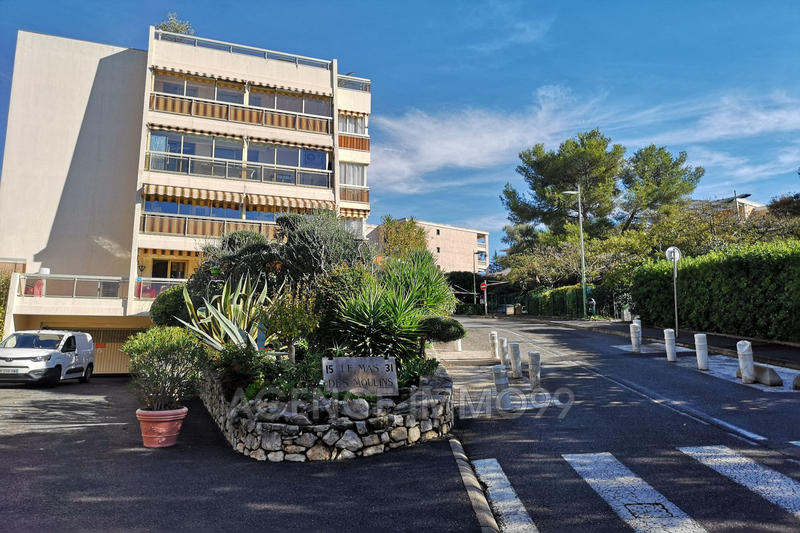 Parking / Garage - 24 m²