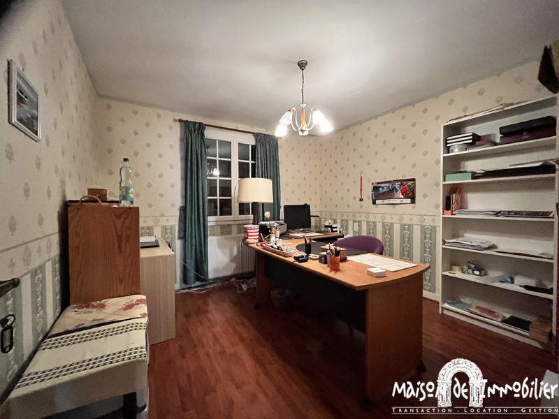 Maison - 205 m² - 9 pièces