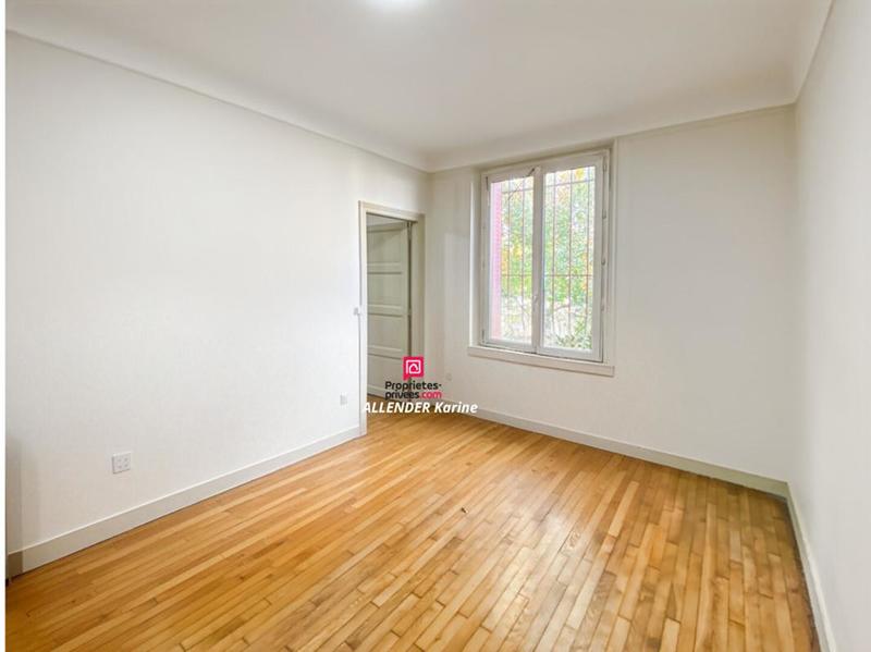 Maison - 263 m² - 8 pièces