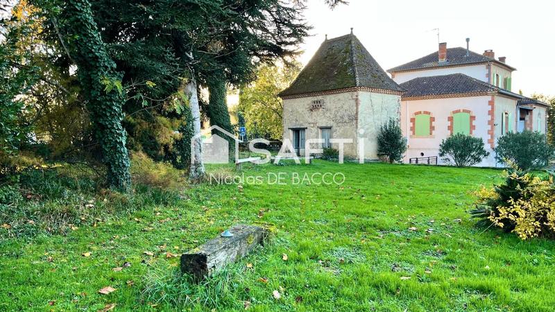 Maison - 429 m² - 10 pièces