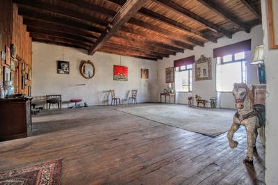 Maison ancienne - 610 m² - 2 pièces