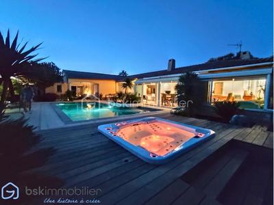 Villa - 237 m² - 6 pièces