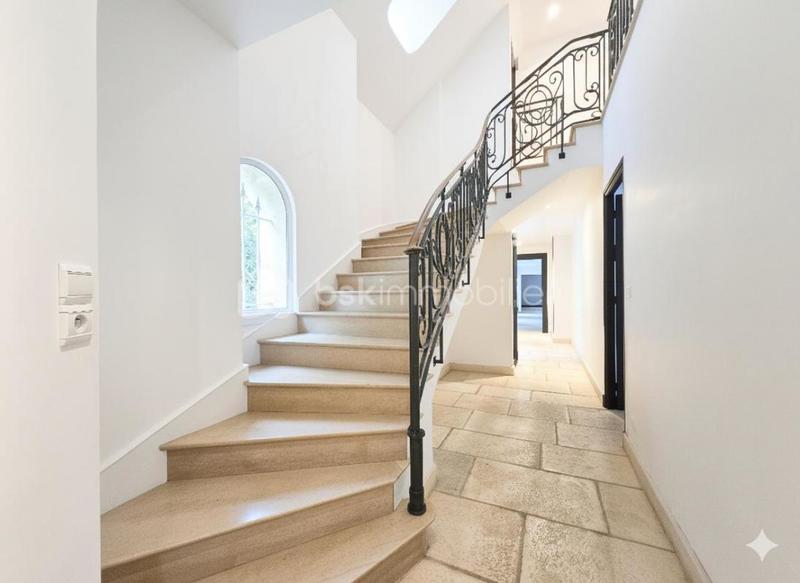 Villa - 215 m² - 7 pièces