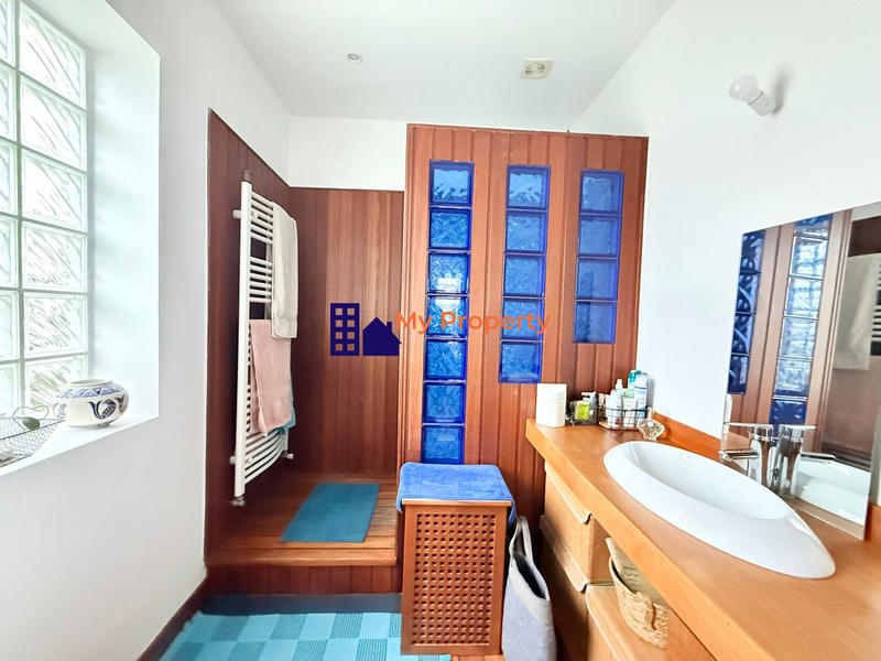 Villa - 140 m² - 6 pièces